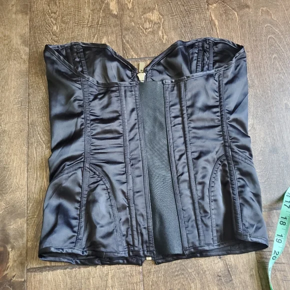 Missguided black corset - Picture 4 of 6